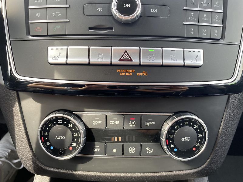 Mercedes-Benz GLE GLE 350d 4M AMG DISTRONIC - fotka 27 z 28