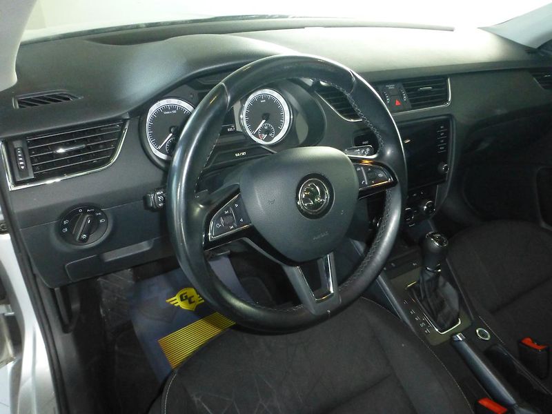 Škoda Octavia (2018) 2,0TDI*VYHŘ.SED**ALU**NAVIGACE - fotka 11 z 27