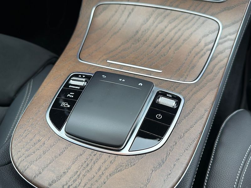 Mercedes-Benz Třídy E E 300de 4MATIC - fotka 29 z 39