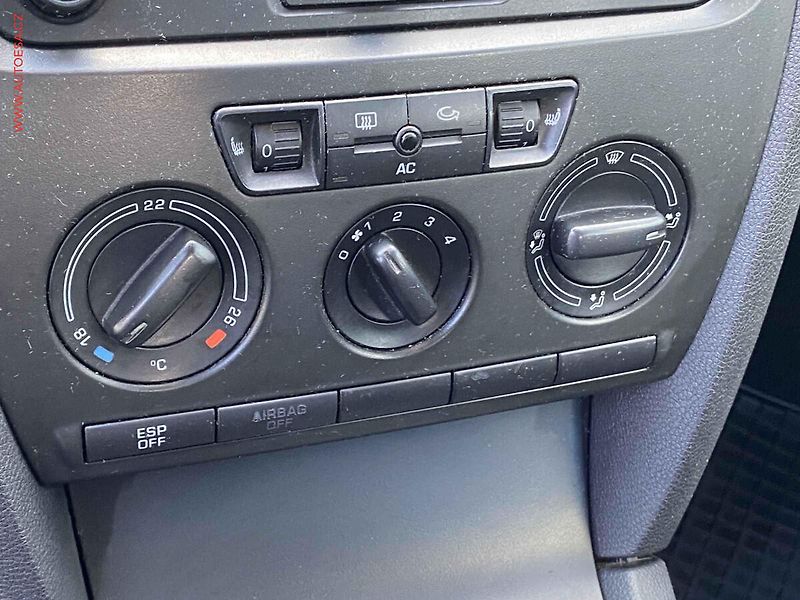 Škoda Octavia (2007) 1.9TDi, AC, výhřev sed - fotka 14 z 17