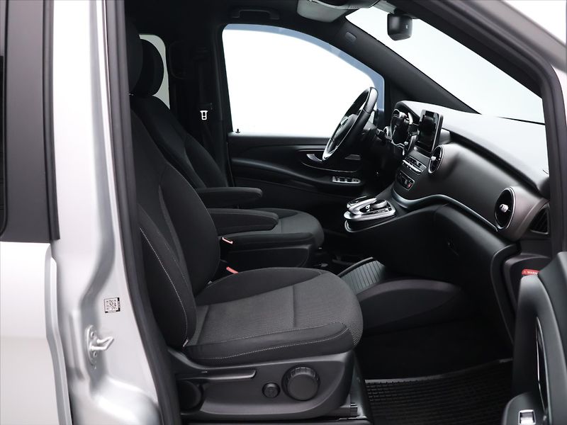 Mercedes-Benz Třídy V 2,1 220d 120kW Bluetec 8-míst - fotka 12 z 35