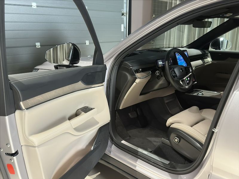Volvo EX90 0,0 Twin Motor Eletric  Plus - fotka 10 z 42