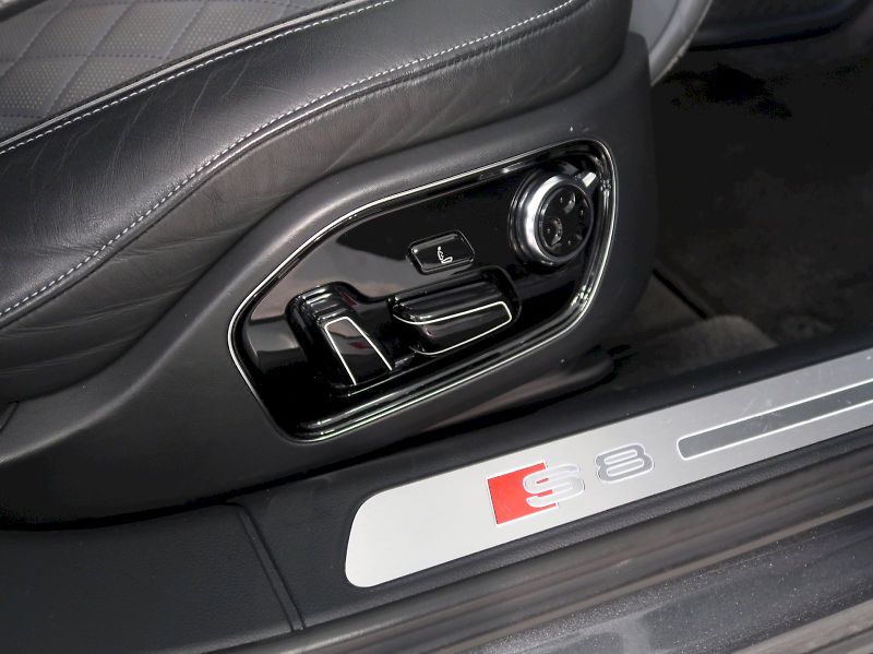 Audi S8 (2013) 4.0TFSI 382KW QUATTRO EXCLUSIV - fotka 16 z 52