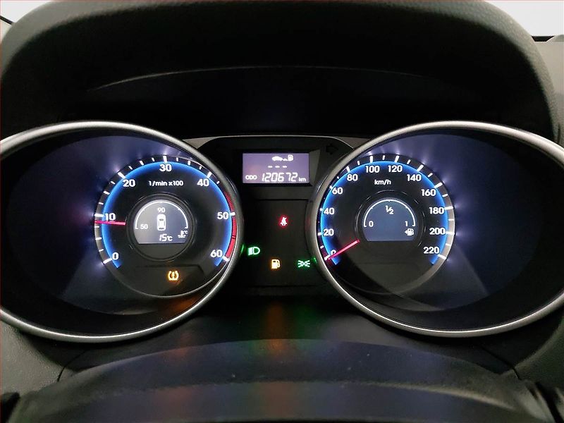 Hyundai ix35 (2015) 2.0 CRDi, 4X4, Tempomat - fotka 11 z 16