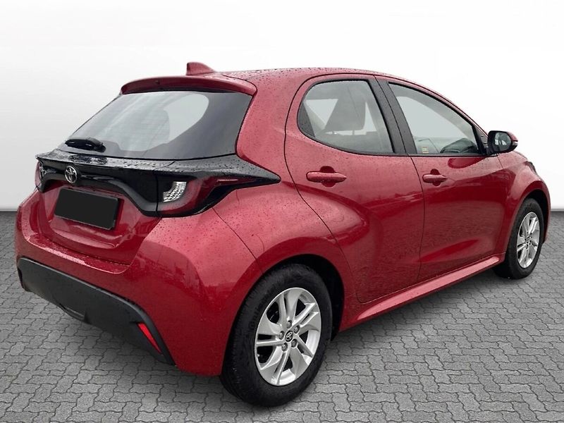Toyota Yaris 1,5 Hybrid 115 Comfort - fotka 4 z 5