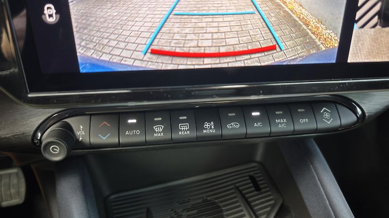 Alfa Romeo Junior (2026)  1,2 T 145 PS automat - fotka 26 z 37