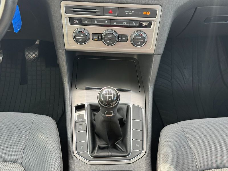 Volkswagen Golf Sportsvan (2016) Comfortline 1,2 TSI 81 KW - fotka 19 z 38