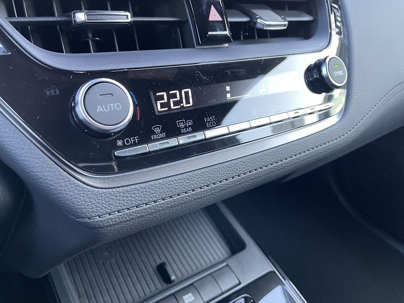 Toyota Corolla Cross 2.0 Hybrid GR Sport - fotka 19 z 30