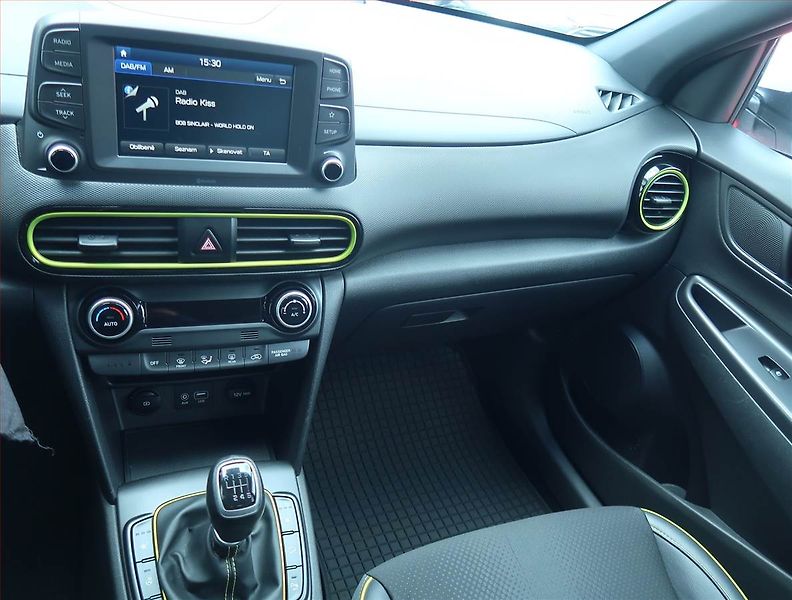 Hyundai Kona (2019) 1.0 T-GDI, Serv.kniha, Kůže - fotka 12 z 17