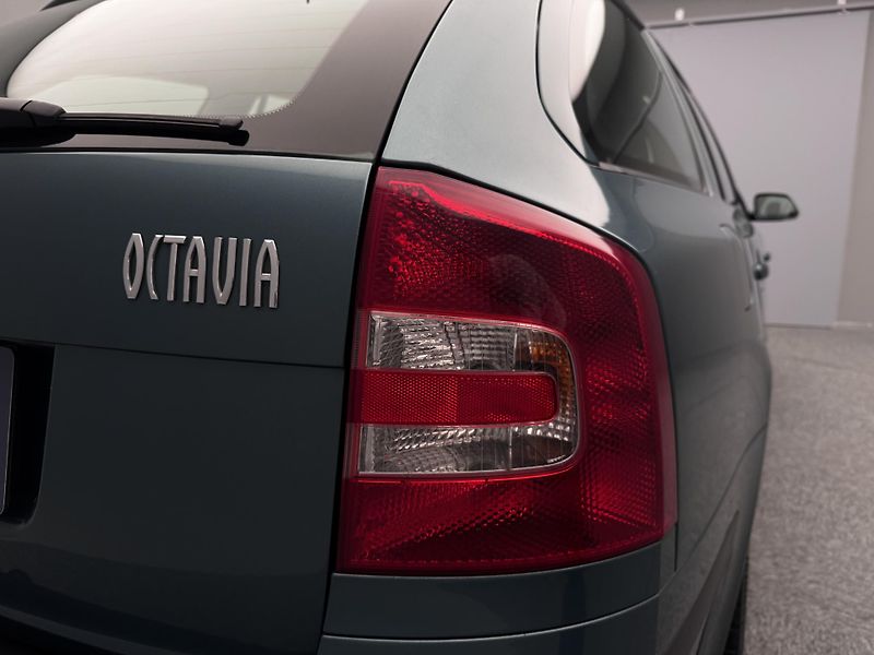 Škoda Octavia 1.9 TDI COMBI CZ 1.maj - fotka 20 z 28