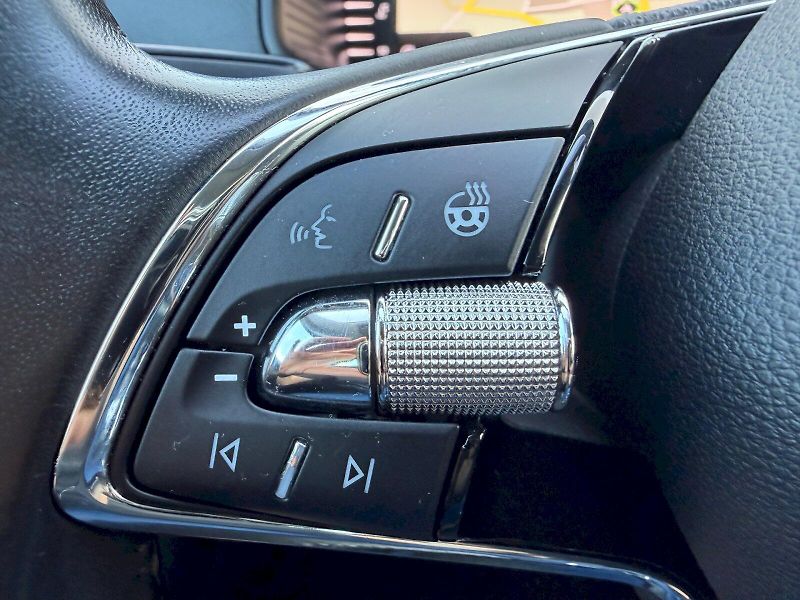 Škoda Karoq (2022) 1.5 TSI 110kW Style Exclusive - fotka 11 z 35
