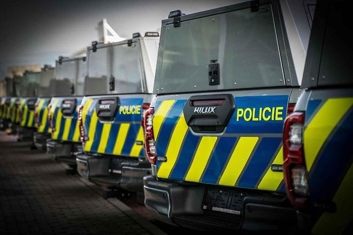 Pick-upy Toyota Hilux českých policistů.