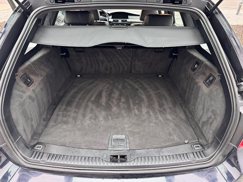 BMW Řada 5 (2005) 530i MANUÁL M-Paket PDC Navi - fotka 15 z 16