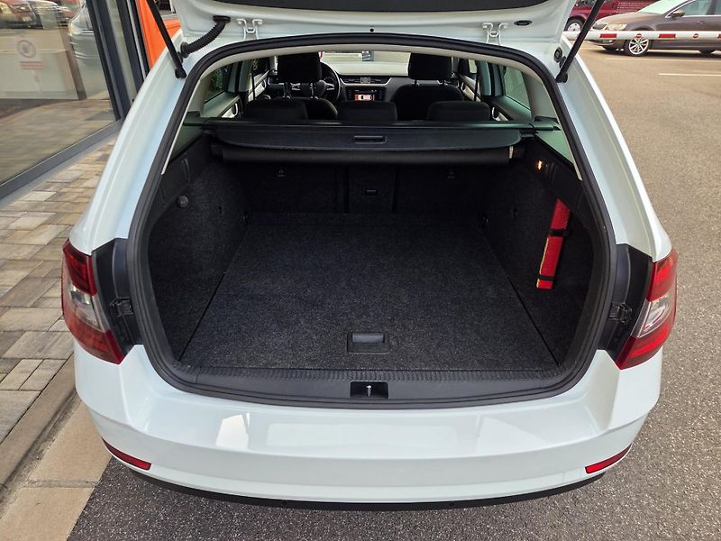 Škoda Octavia (2017) 1.6 TDI SERVISNÍ KNÍŽKA - fotka 8 z 8