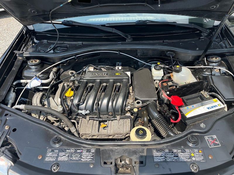 Dacia Duster (2010) 1.6 16 V  4x4 - fotka 25 z 28