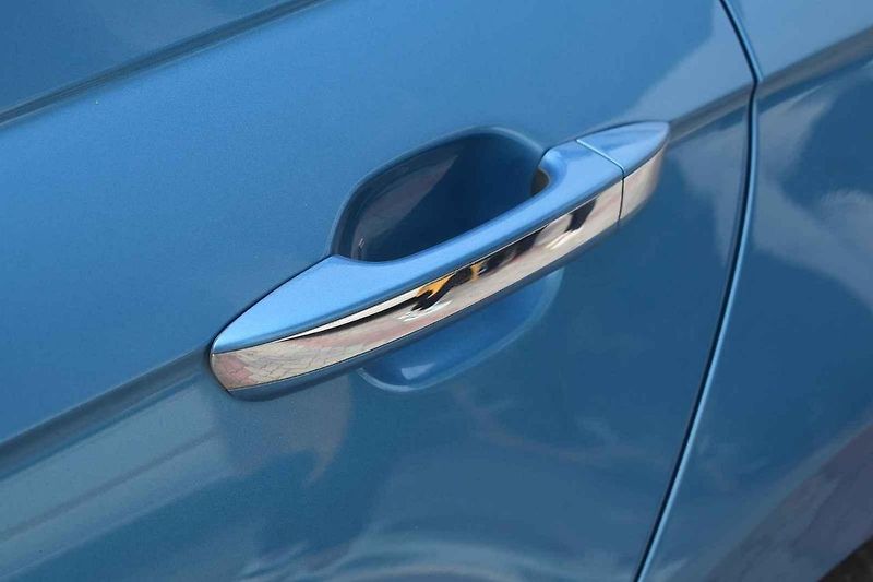 Škoda vytvořila pro indické modely speciální prohlubeň na palubní desce