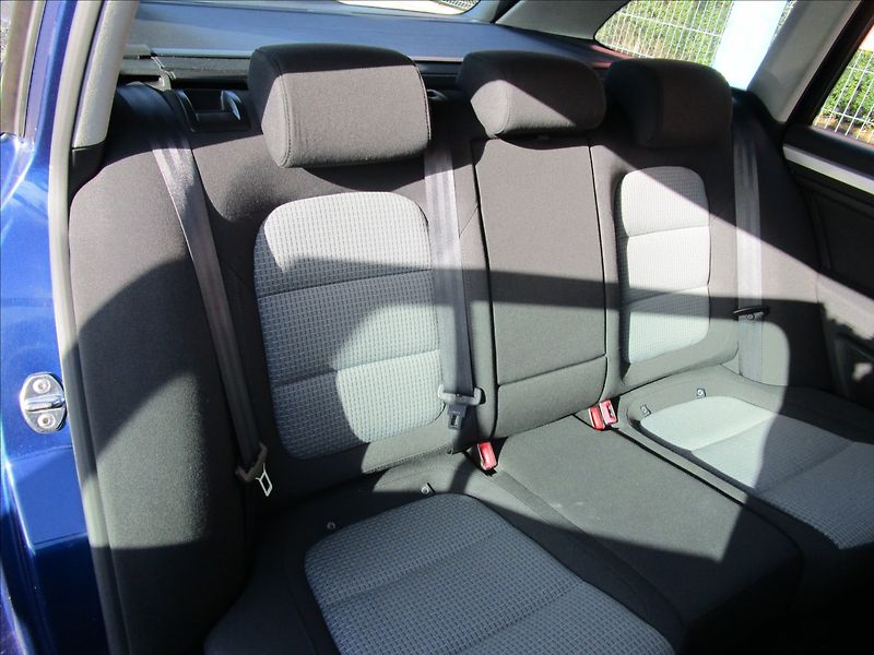 Škoda Superb Combi 2.0TDi Ambi, aut. Klima - fotka 23 z 40