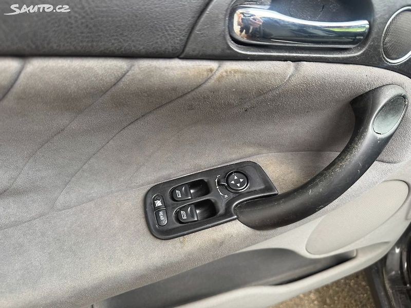 Alfa Romeo 147 (2005) 1.6i, 77kw L+Z pneu - fotka 14 z 19