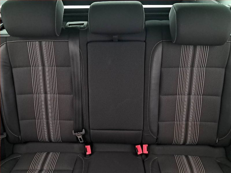 Volkswagen Golf (2012) 1.2 TSI, Park. senzory - fotka 10 z 17