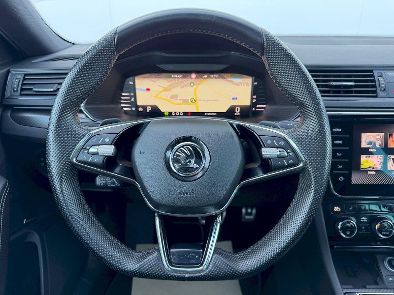 Škoda Superb (2022) 2.0 TSI 206kW SportLine 4x4 DS - fotka 8 z 35