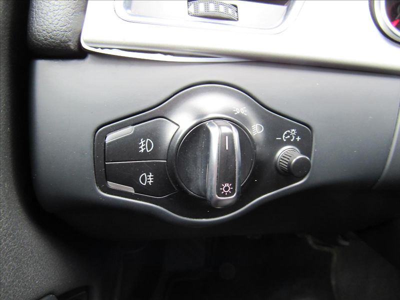 Audi A5 3,0 TDi 176kW Manuál Quattro - fotka 23 z 30