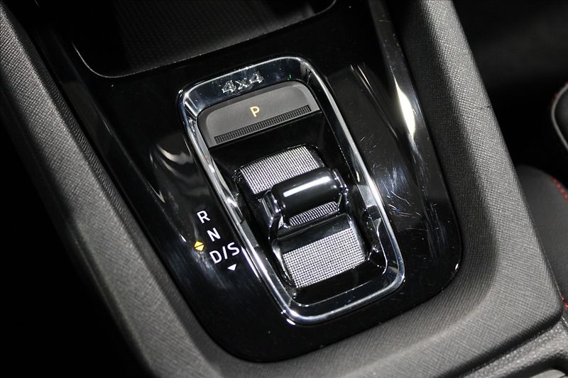 Škoda Octavia 2,0 TDI RS 147KW 4x4 zánovní - fotka 31 z 39