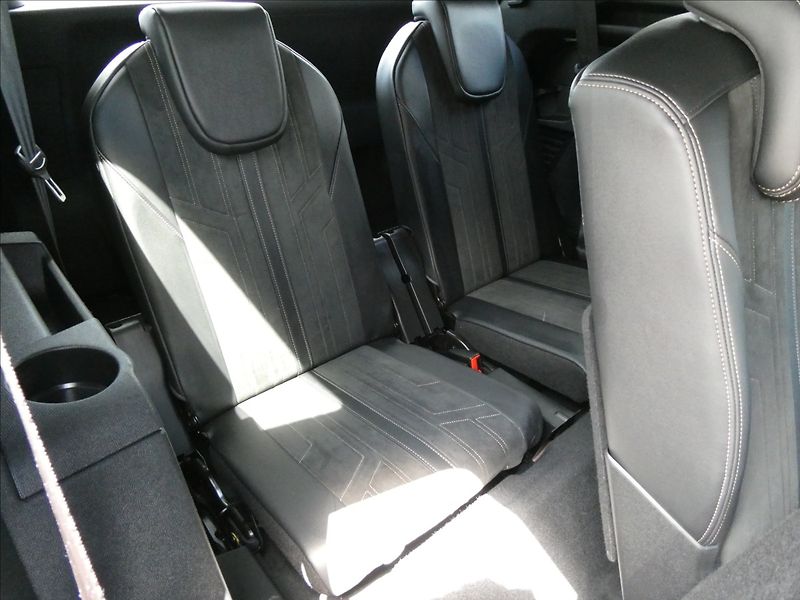 Peugeot 5008 2,0 HDi 130kW GT 7.míst AT8 - fotka 31 z 50