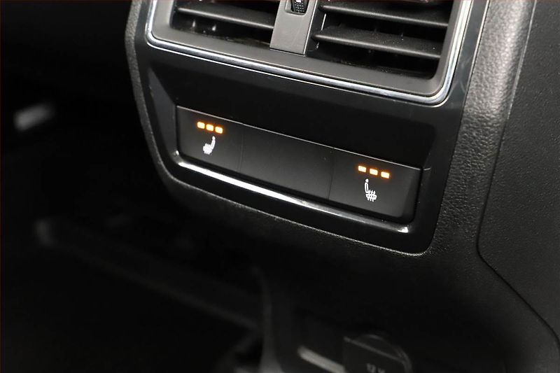 Škoda Karoq (2017) Style 2.0 TDI - fotka 19 z 20