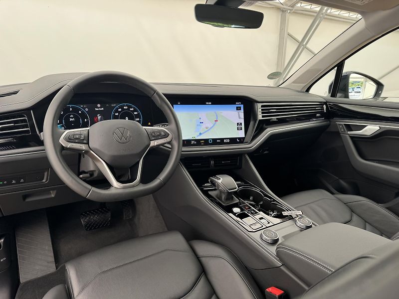 Volkswagen Touareg 3.0Tdi*1MAJ*DPH*LED*VZDUCH* - fotka 20 z 41