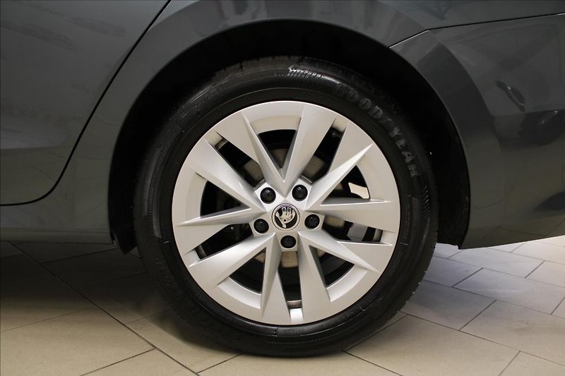 Škoda Octavia 2,0 TDI 4x4 Style+ - fotka 28 z 29