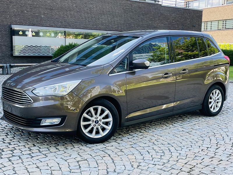 Ford Grand C-MAX 2.0TDCi MAN TAŽNÉ 1MAJITEL - fotka 3 z 50