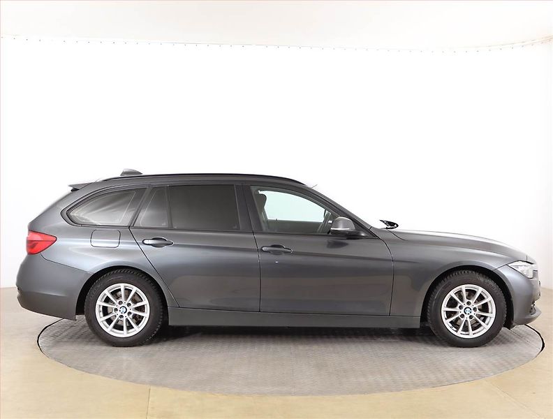 BMW Řada 3 (2019) 318 d, Automat, Serv.kniha - fotka 6 z 19