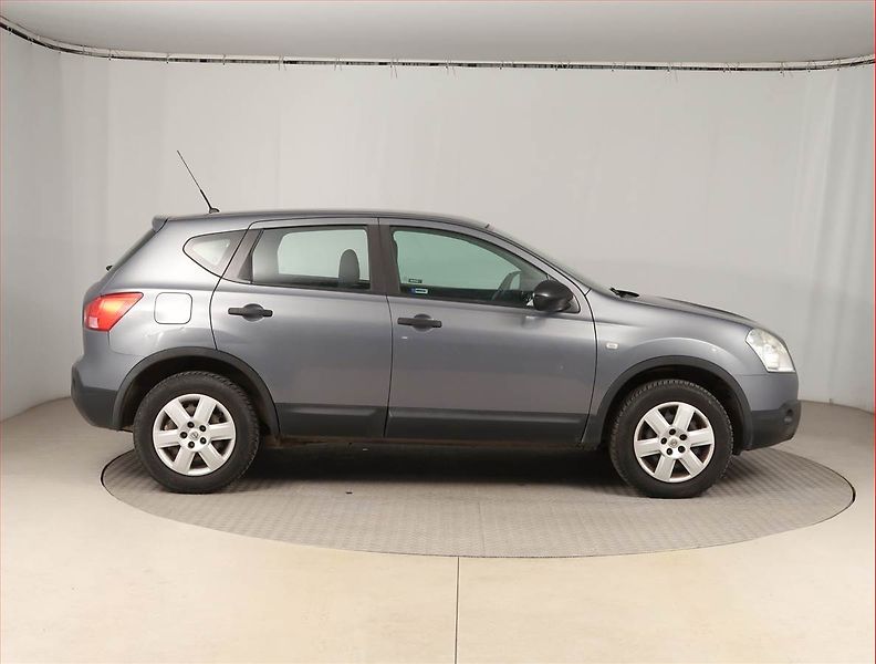 Nissan Qashqai (2009) 1.6, ČR,1.maj, po STK - fotka 6 z 13