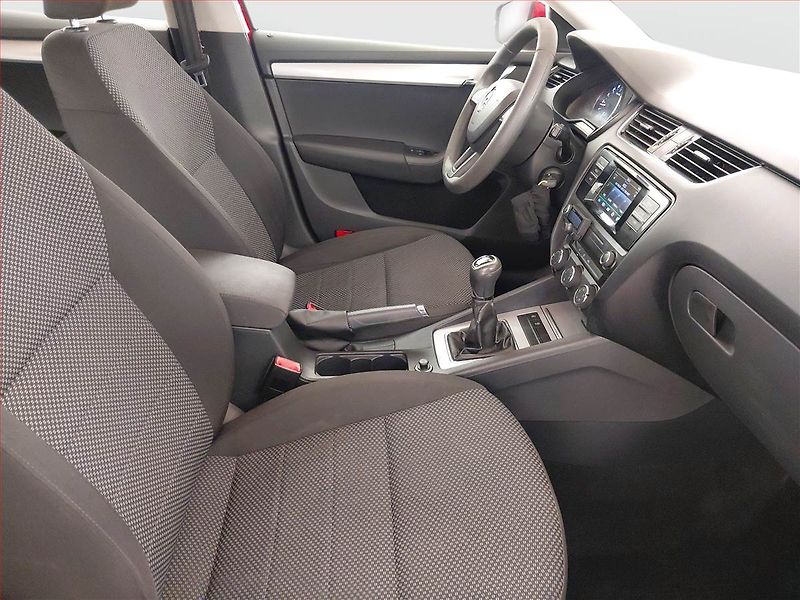 Škoda Octavia (2016) 2.0 TDI, Tempomat - fotka 9 z 17