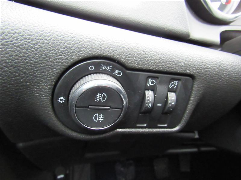 Opel Astra 1,4 Turbo 103kW - fotka 23 z 31