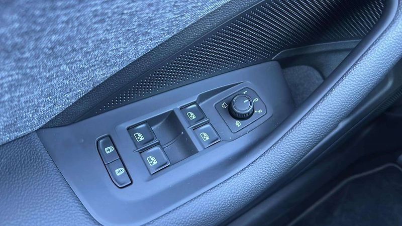 Škoda Superb Combi Selection 2,0TDI 110kW D - fotka 17 z 29