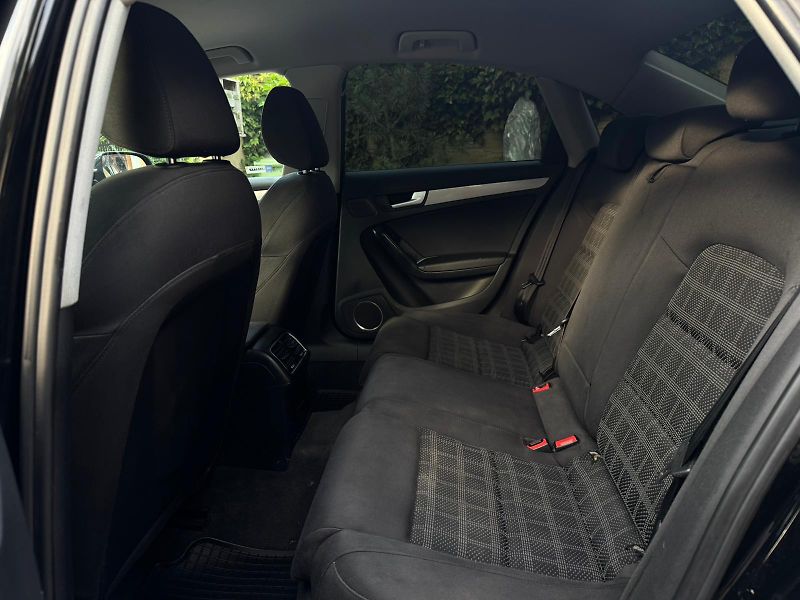 Audi A4 (2012) 2.0TDi ČR VÝBAVA SERVIS ČIDLA - fotka 18 z 26