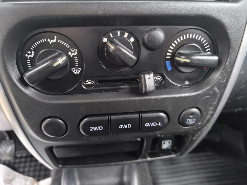 Suzuki Jimny (2011) 1.3 4x4 DOLOŽENÉ KM,SERVISNÍ K - fotka 18 z 29