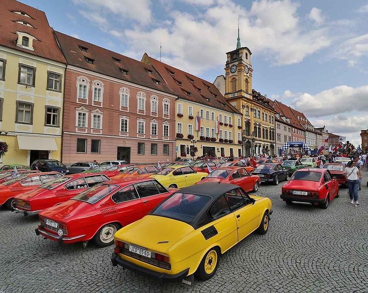 Setkání majitelů vozů Škoda 110R v Chebu.