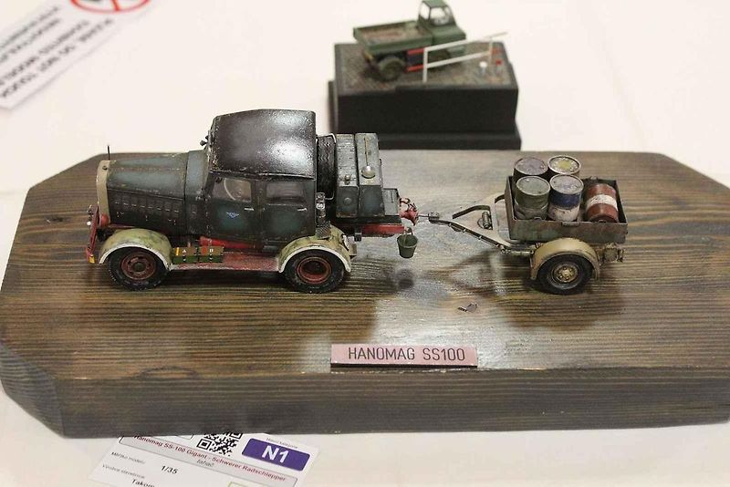 Vítězný model kategorie závodních vozů seniorů, Bugatti Type 35B Přemysla Bartoše. Se skutečným vozem si Eliška Junková dojela pro 5. místo při závodě Targa Florio 1928.