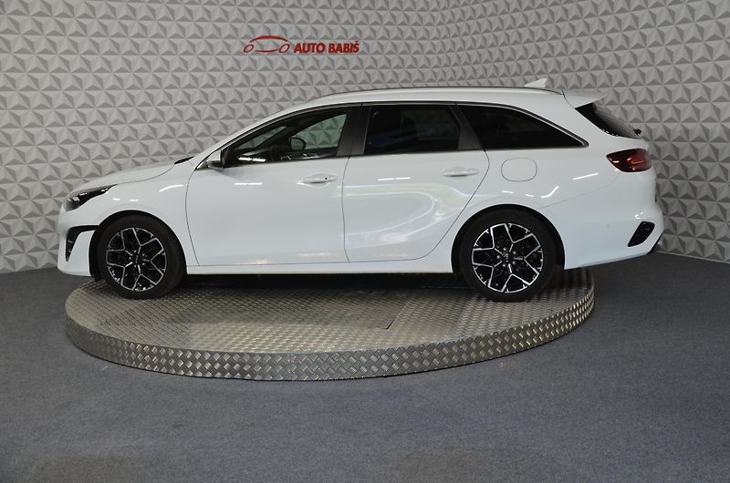 Kia Ceed (2023) SW 1.5TGDI 118 GT Line AT - fotka 5 z 15