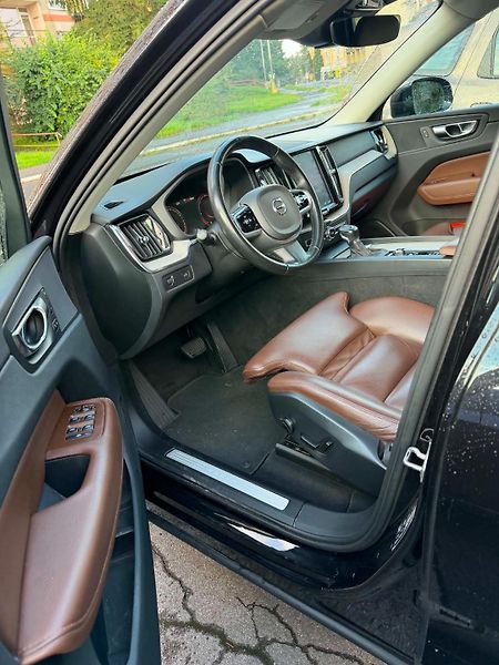 Volvo XC60 (2018) Prodam Volvo XC60 D4 FWD Inscr - fotka 7 z 12