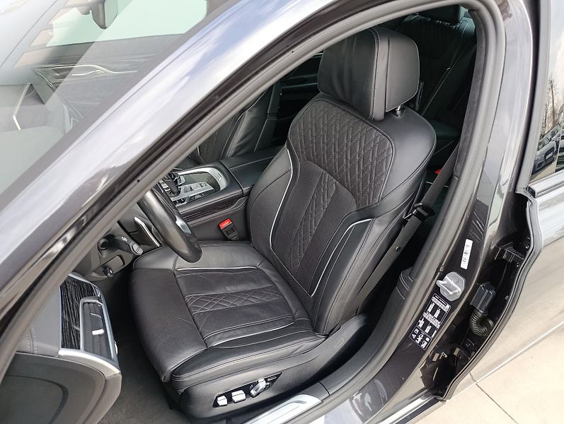 BMW Řada 7 740d xDRIVE DPH - fotka 13 z 42