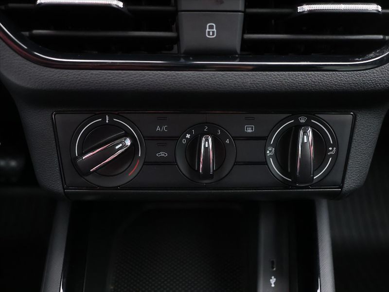 Škoda Kamiq 1,0 TSI 81kW Ambition - fotka 20 z 29