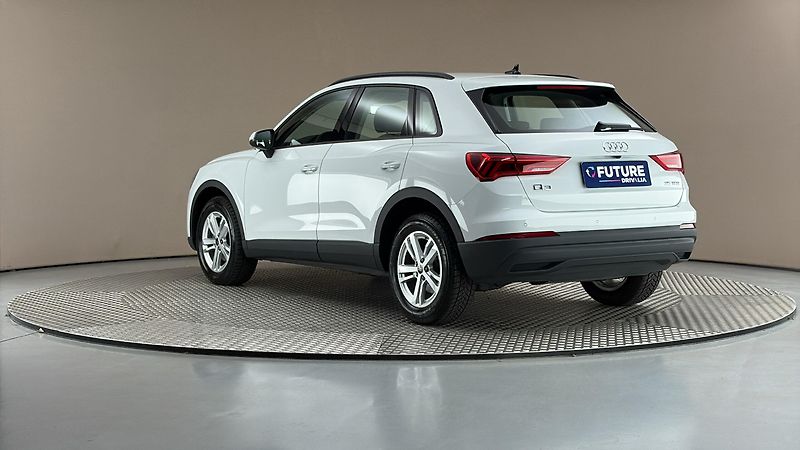 Audi Q3 1.5 35 TFSI S Tronic - fotka 2 z 29