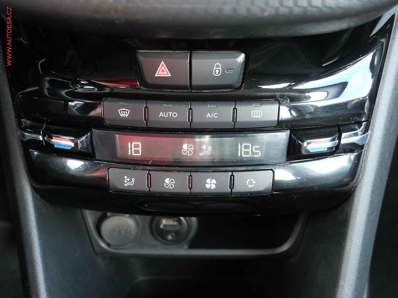 Peugeot 2008 (2016) 1.6 HDi, ČR, GT Line - fotka 14 z 19