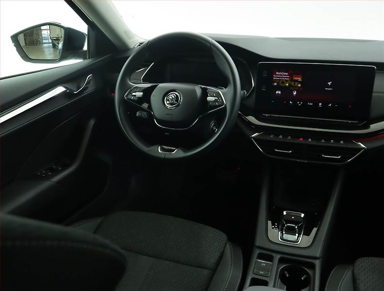Škoda Octavia (2023) 2.0 TDI - fotka 7 z 16