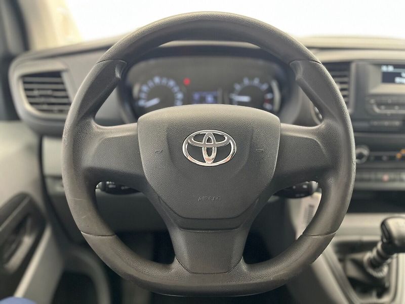 Toyota ProAce 2.0D Professional 9míst L1 - fotka 14 z 29