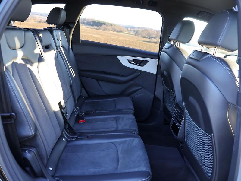 Audi Q7 3,0 TDI Quattro Tiptronic S li - fotka 13 z 36