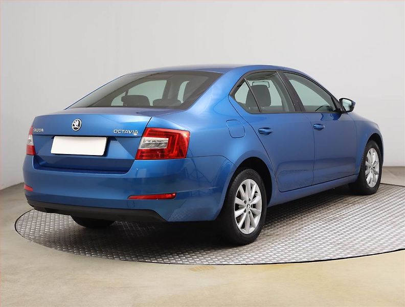 Škoda Octavia (2015) 1.6 TDI, Serv.kniha, Tempomat - fotka 5 z 18